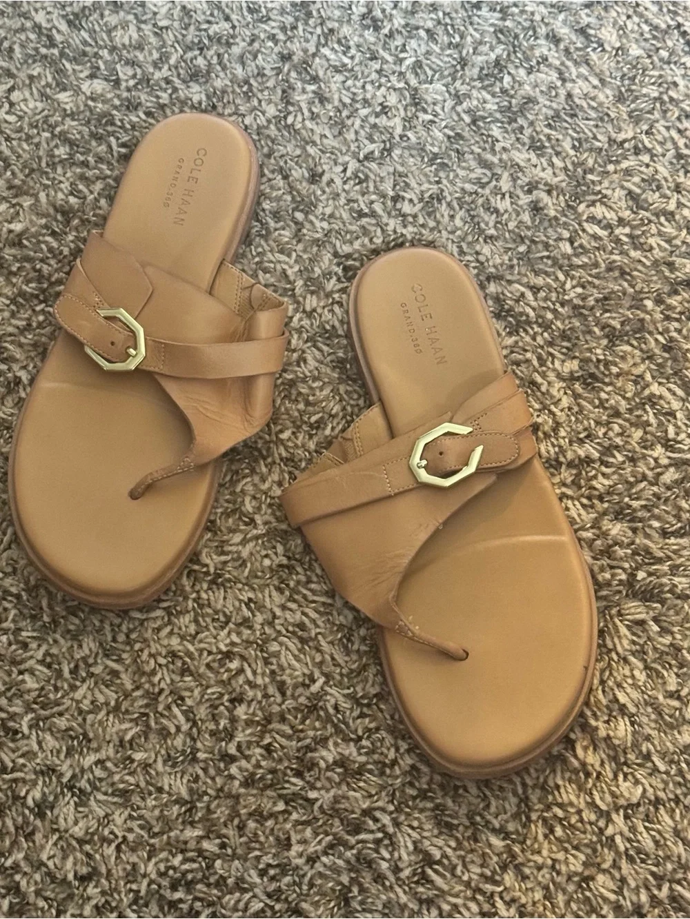 Title: Cole Haan Women’s Tan Leather Buckle Thong Slide Sandals Size 7B